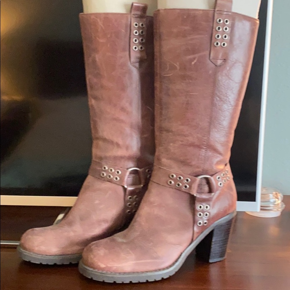 Leather boots by Chinese Laundry size 7 1/2 M